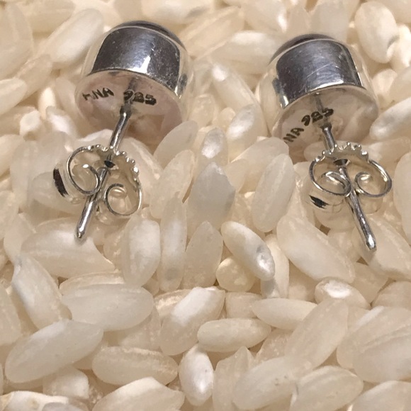 Fresh water pearl & sterling silver stud earrings - Picture 6 of 7